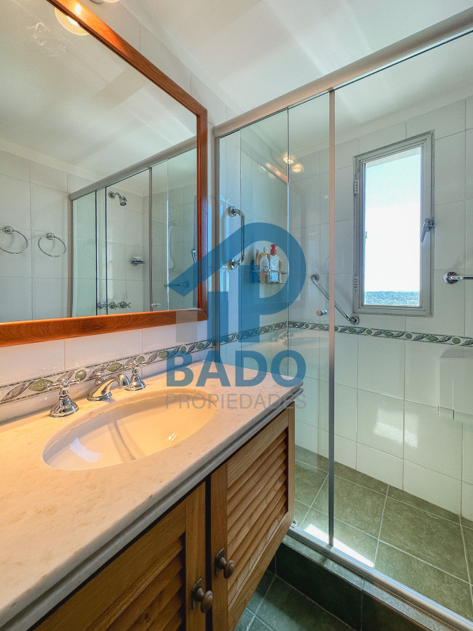 Apartamento ID.58 - Apartamento en Roosevelt, piso alto, 2 dormitorios más dependencia