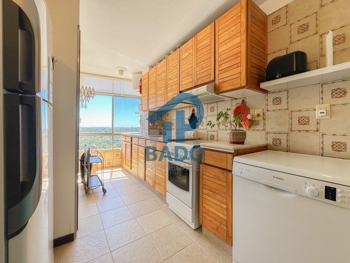 Apartamento ID.58 - Apartamento en Roosevelt, piso alto, 2 dormitorios más dependencia