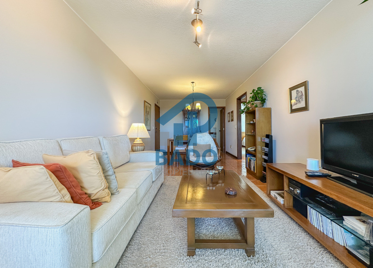 Apartamento ID.58 - Apartamento en Roosevelt, piso alto, 2 dormitorios más dependencia