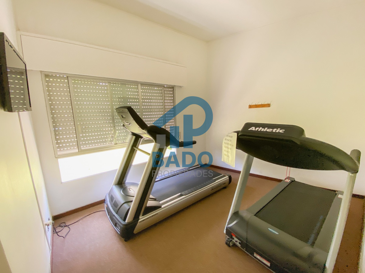 Apartamento ID.58 - Apartamento en Roosevelt, piso alto, 2 dormitorios más dependencia