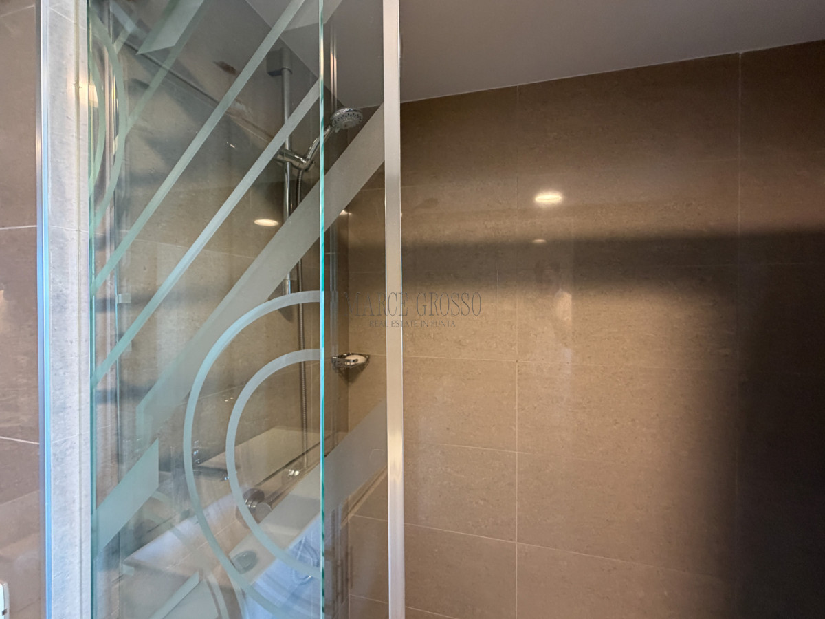 Apartamento ID.102 - Piso alto en Brava, 2 dormitorios en suite