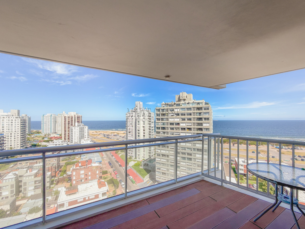 Apartamento ID.102 - Piso alto en Brava, 2 dormitorios en suite