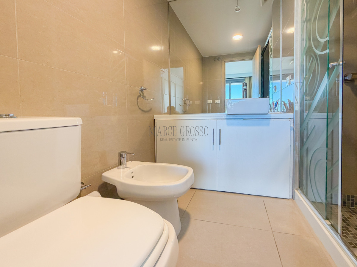 Apartamento ID.102 - Piso alto en Brava, 2 dormitorios en suite