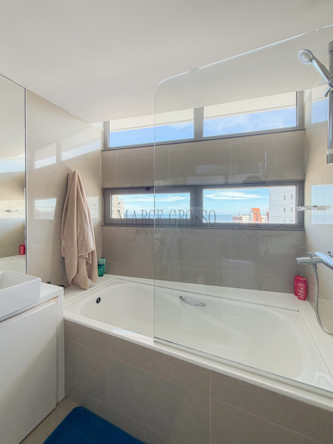 Apartamento ID.102 - Piso alto en Brava, 2 dormitorios en suite