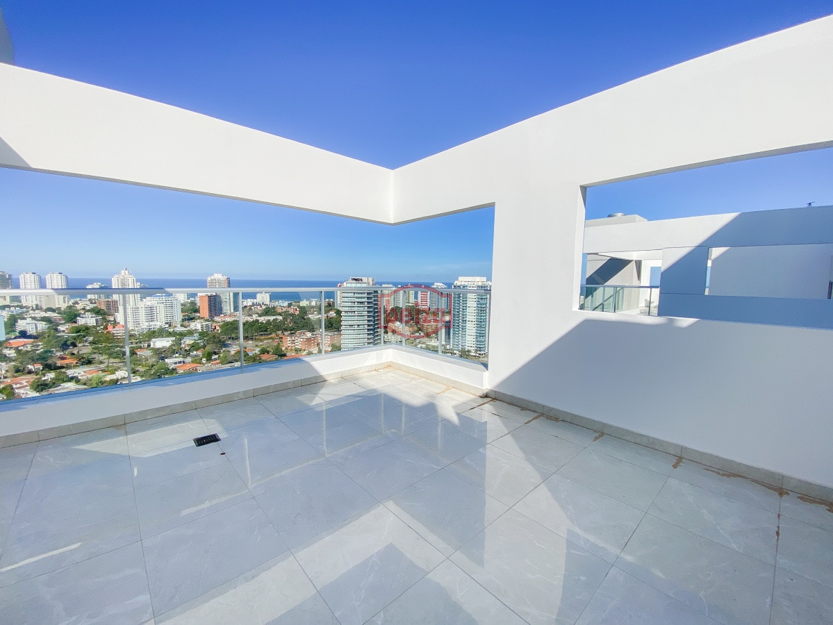 Apartamento ID.165450/Apartamento-de-4-dormitorios - Pent House en Mansa, 3 dormitorios y parrillero