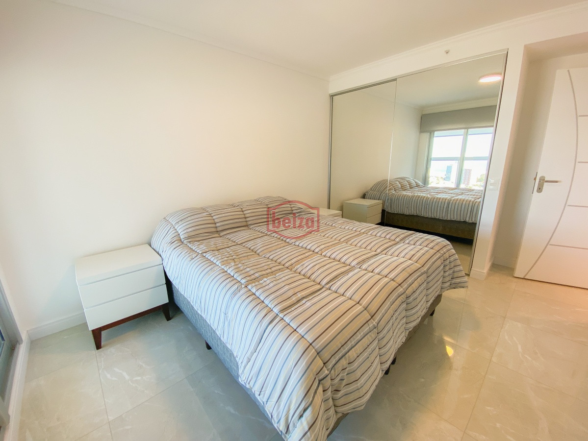 Apartamento ID.165450/Apartamento-de-4-dormitorios - Pent House en Mansa, 3 dormitorios y parrillero