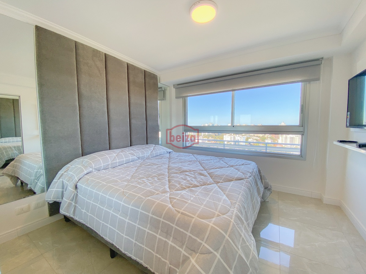 Apartamento ID.165450/Apartamento-de-4-dormitorios - Pent House en Mansa, 3 dormitorios y parrillero