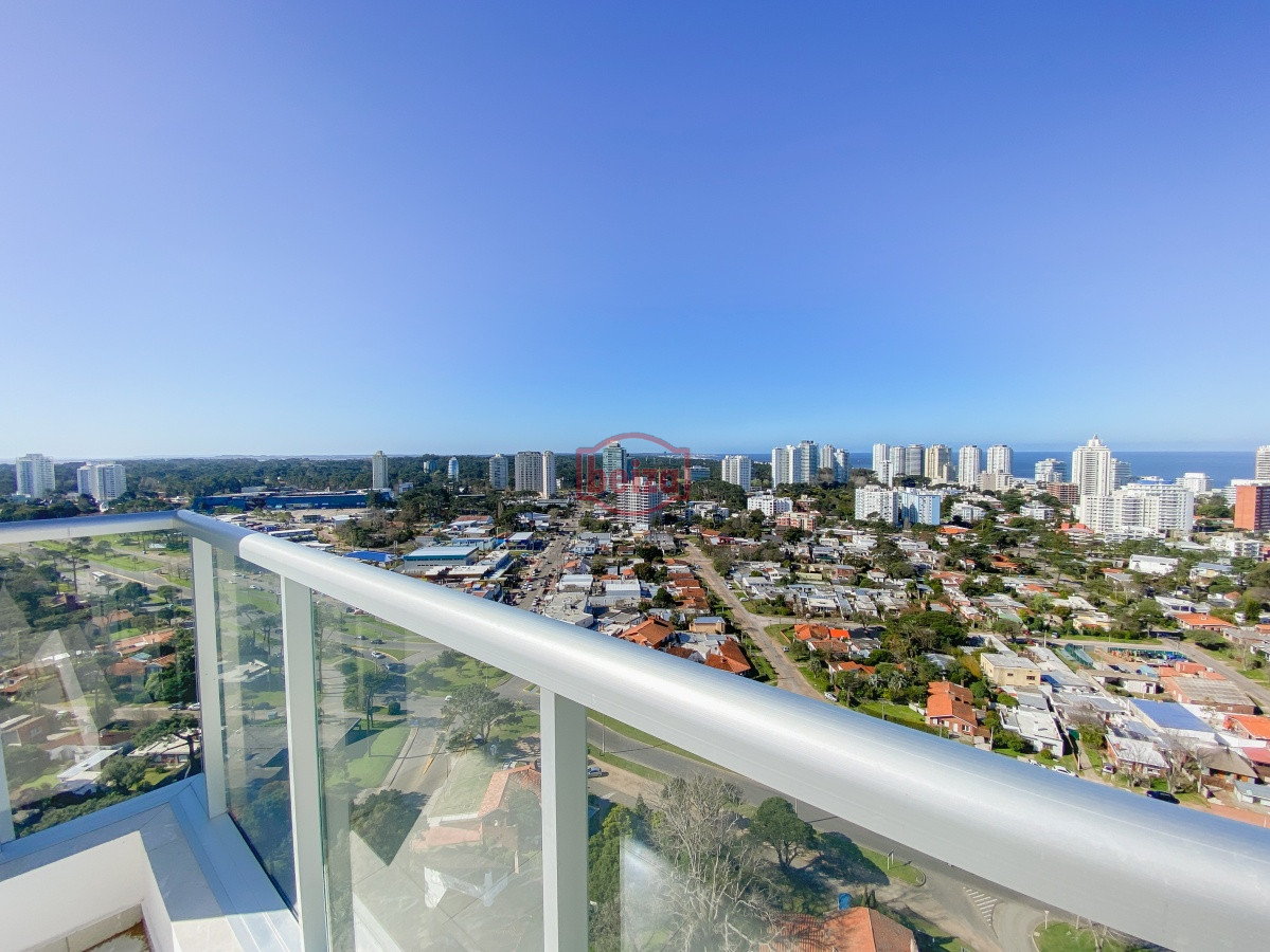 Apartamento ID.165450/Apartamento-de-4-dormitorios - Pent House en Mansa, 3 dormitorios y parrillero