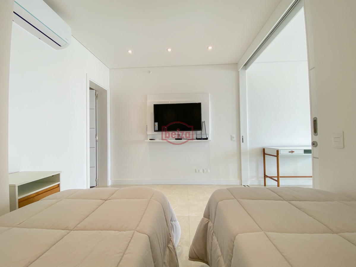 Apartamento ID.165450/Apartamento-de-4-dormitorios - Pent House en Mansa, 3 dormitorios y parrillero