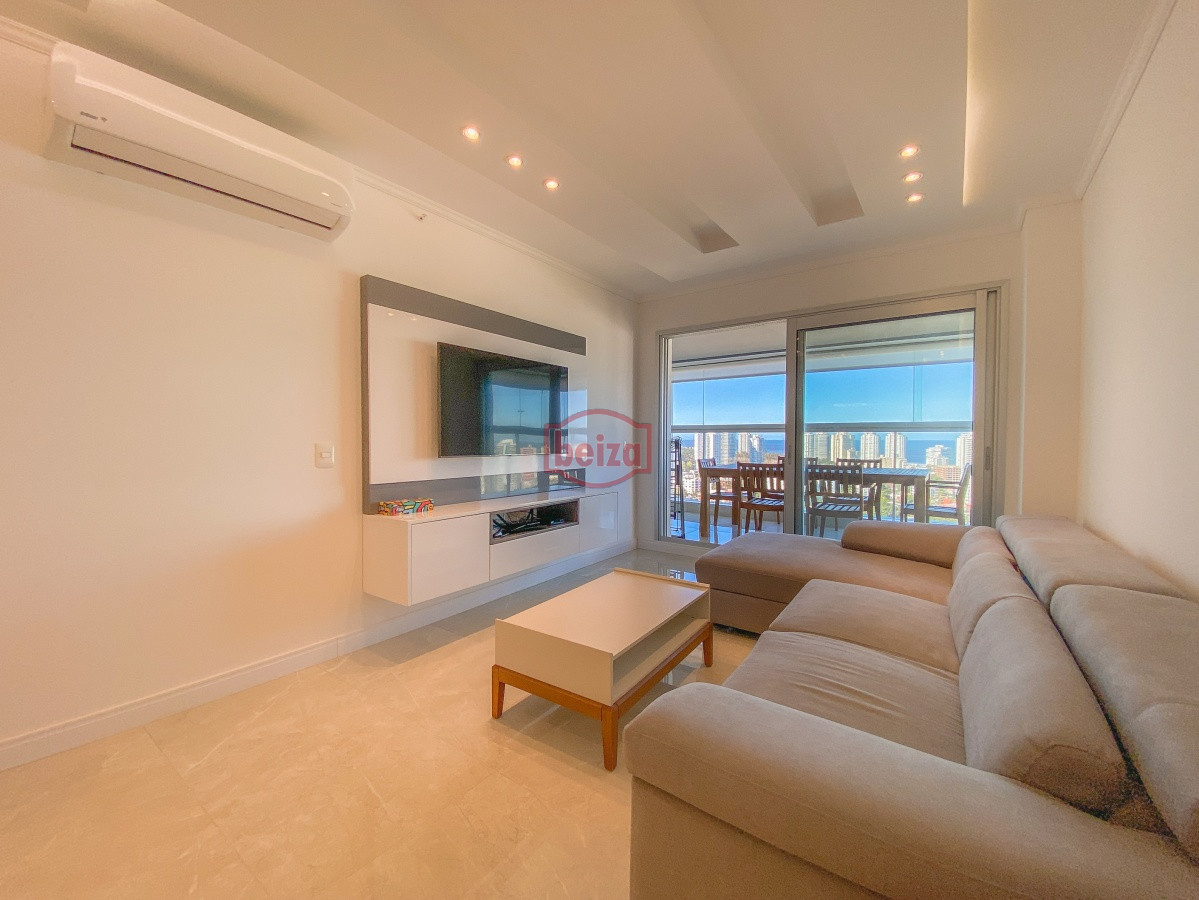 Apartamento ID.165450/Apartamento-de-4-dormitorios - Pent House en Mansa, 3 dormitorios y parrillero