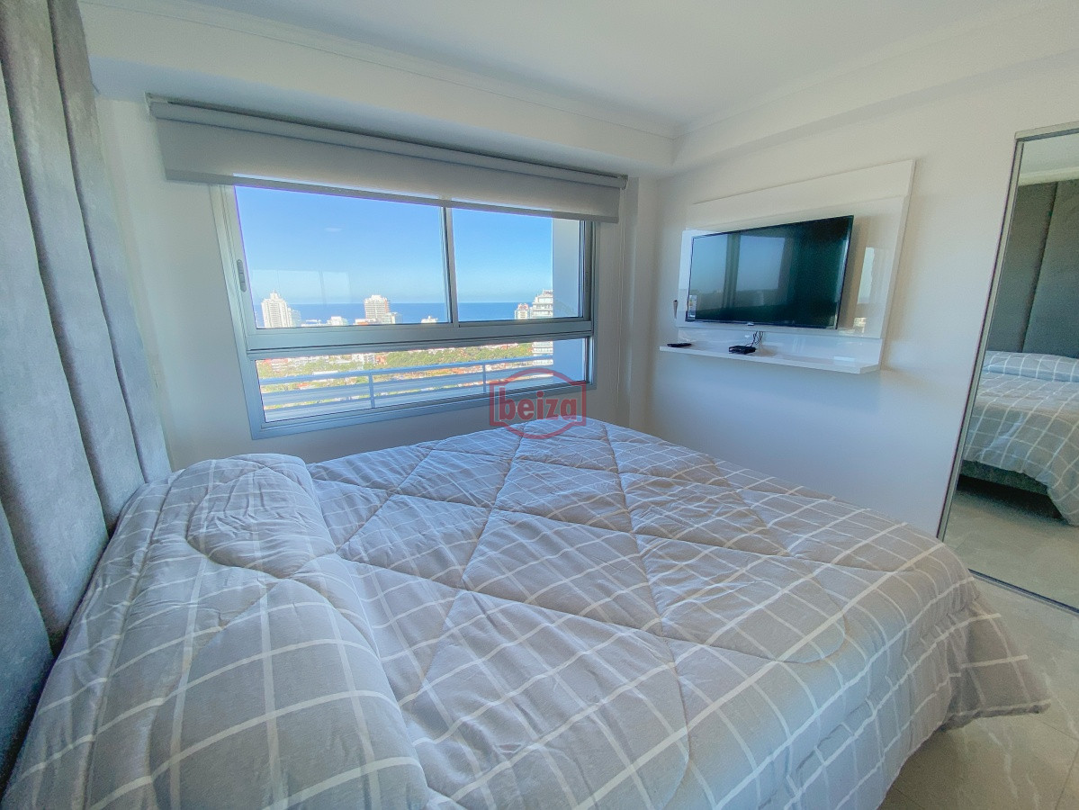 Apartamento ID.165450/Apartamento-de-4-dormitorios - Pent House en Mansa, 3 dormitorios y parrillero