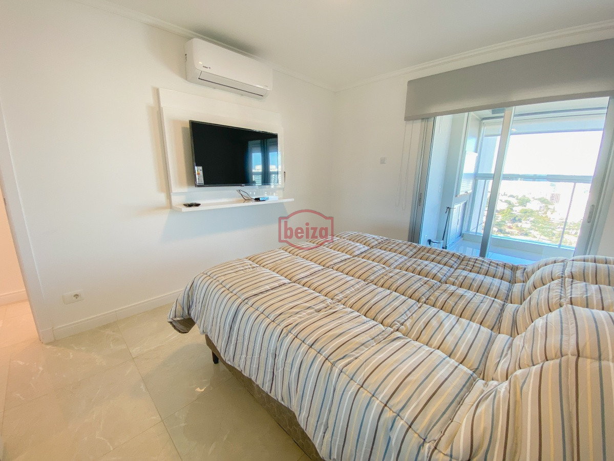 Apartamento ID.165450/Apartamento-de-4-dormitorios - Pent House en Mansa, 3 dormitorios y parrillero