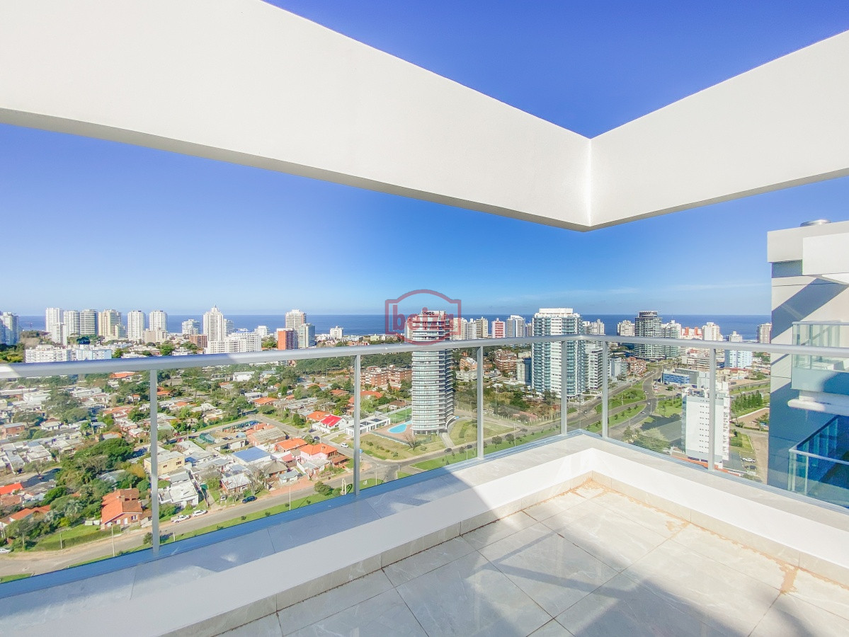 Apartamento ID.165450/Apartamento-de-4-dormitorios - Pent House en Mansa, 3 dormitorios y parrillero