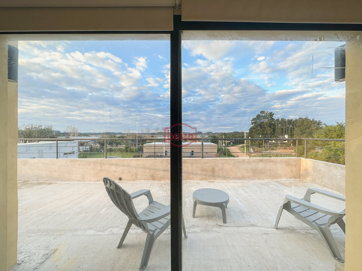 Casa ID.165711/Hermosa-casa-quinta-compuesta-de-3-construcciones,-Casa-de-Huéspedes - Casa con vista a Laguna del Diario, 3 dormitorios más dependencia y piscina