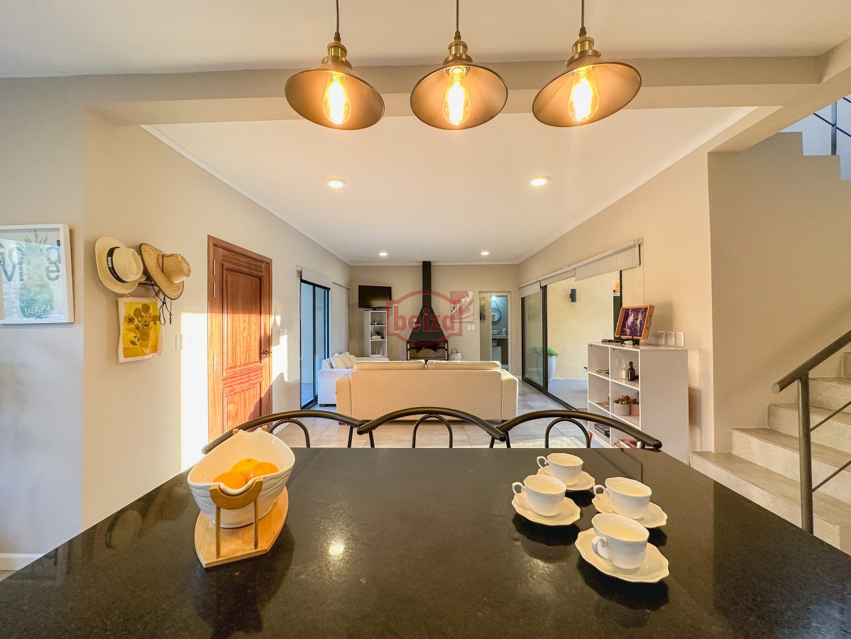 Casa ID.165711/Hermosa-casa-quinta-compuesta-de-3-construcciones,-Casa-de-Huéspedes - Casa con vista a Laguna del Diario, 3 dormitorios más dependencia y piscina