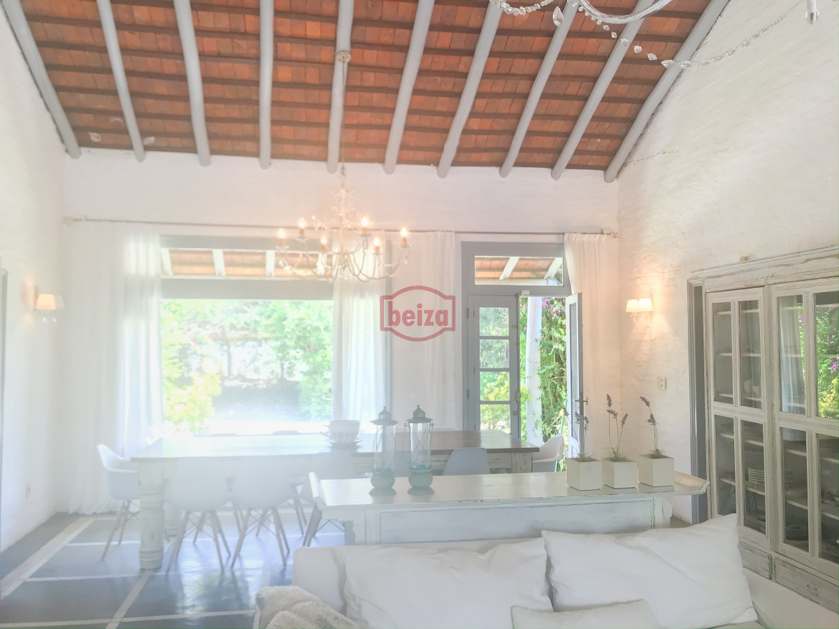 Casa ID.164852/Exclusiva-CASA--CHACRA-de-1.8-hectáreas.- - Casa en La Barra