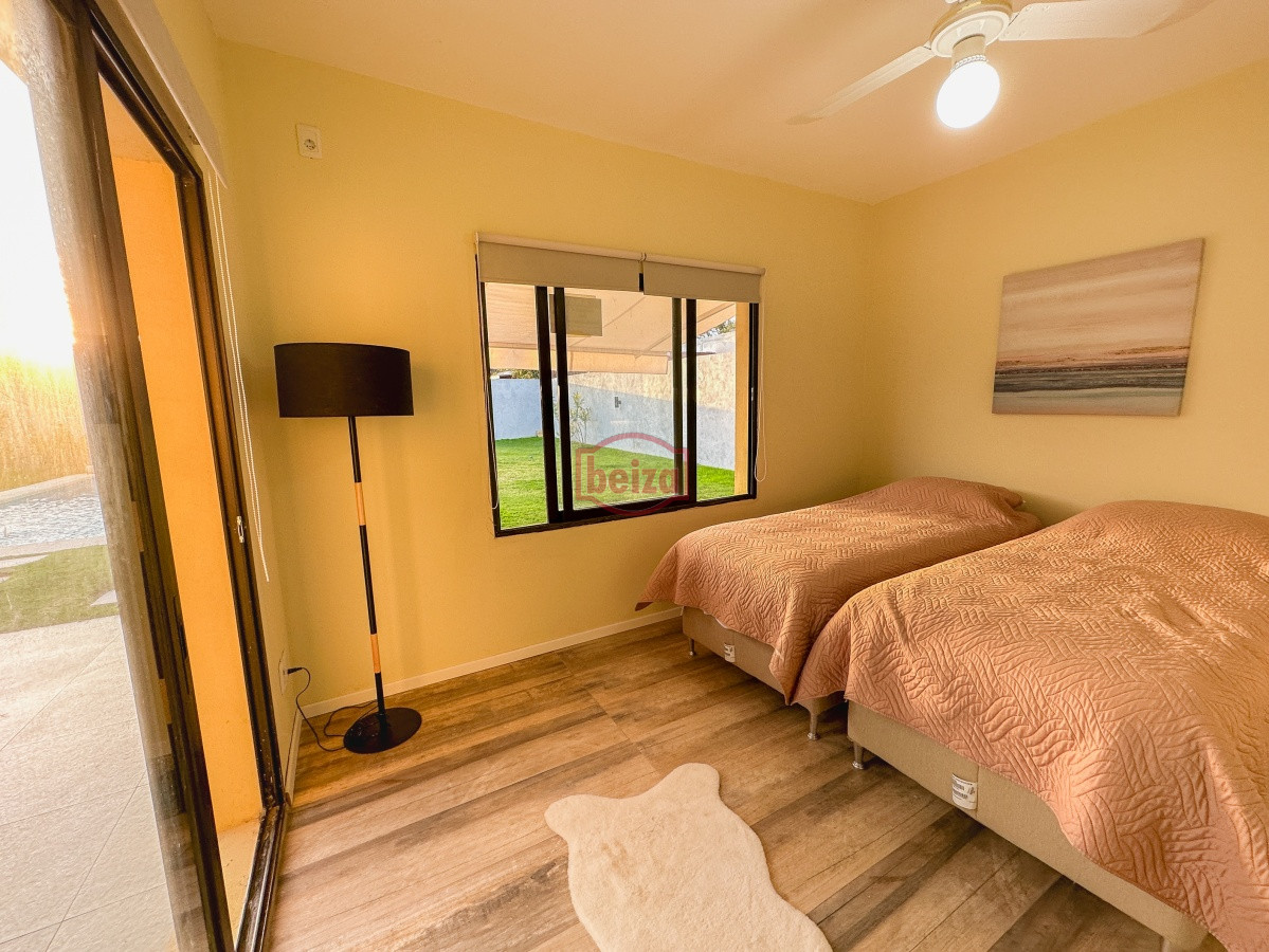 Casa ID.165711/Hermosa-casa-quinta-compuesta-de-3-construcciones,-Casa-de-Huéspedes - Casa con vista a Laguna del Diario, 3 dormitorios más dependencia y piscina