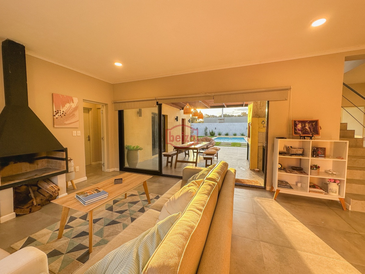 Casa ID.165711/Hermosa-casa-quinta-compuesta-de-3-construcciones,-Casa-de-Huéspedes - Casa con vista a Laguna del Diario, 3 dormitorios más dependencia y piscina