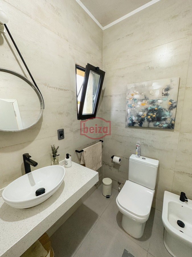 Casa ID.165711/Hermosa-casa-quinta-compuesta-de-3-construcciones,-Casa-de-Huéspedes - Casa con vista a Laguna del Diario, 3 dormitorios más dependencia y piscina