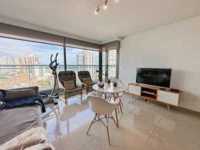 Apartamento en Brava, piso alto de 1 dormitorio - LAT5752A