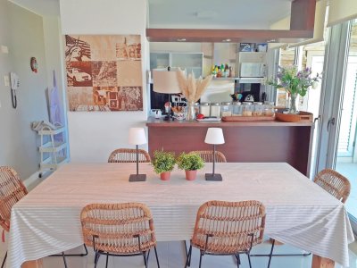 Apartamento dúplex en Rincón del Indio, 2 dormitorios más dependencia - LAT3385A