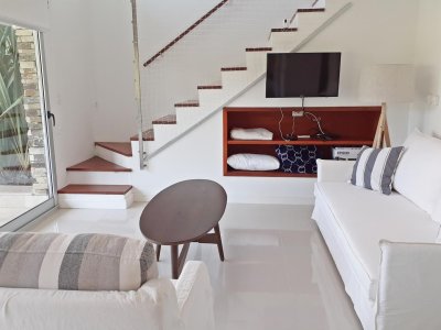 Apartamento dúplex en Rincón del Indio, 2 dormitorios más dependencia - LAT3385A