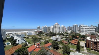 Apartamento en venta a 150 mts del Mar, en playa Brava ! - LAT5179A