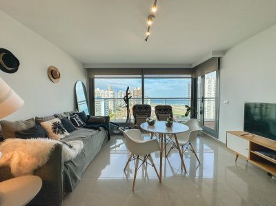 Apartamento en Brava, piso alto de 1 dormitorio - LAT5752A