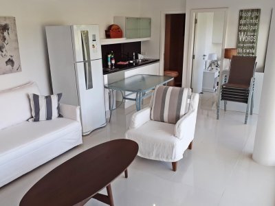 Apartamento dúplex en Rincón del Indio, 2 dormitorios más dependencia - LAT3385A