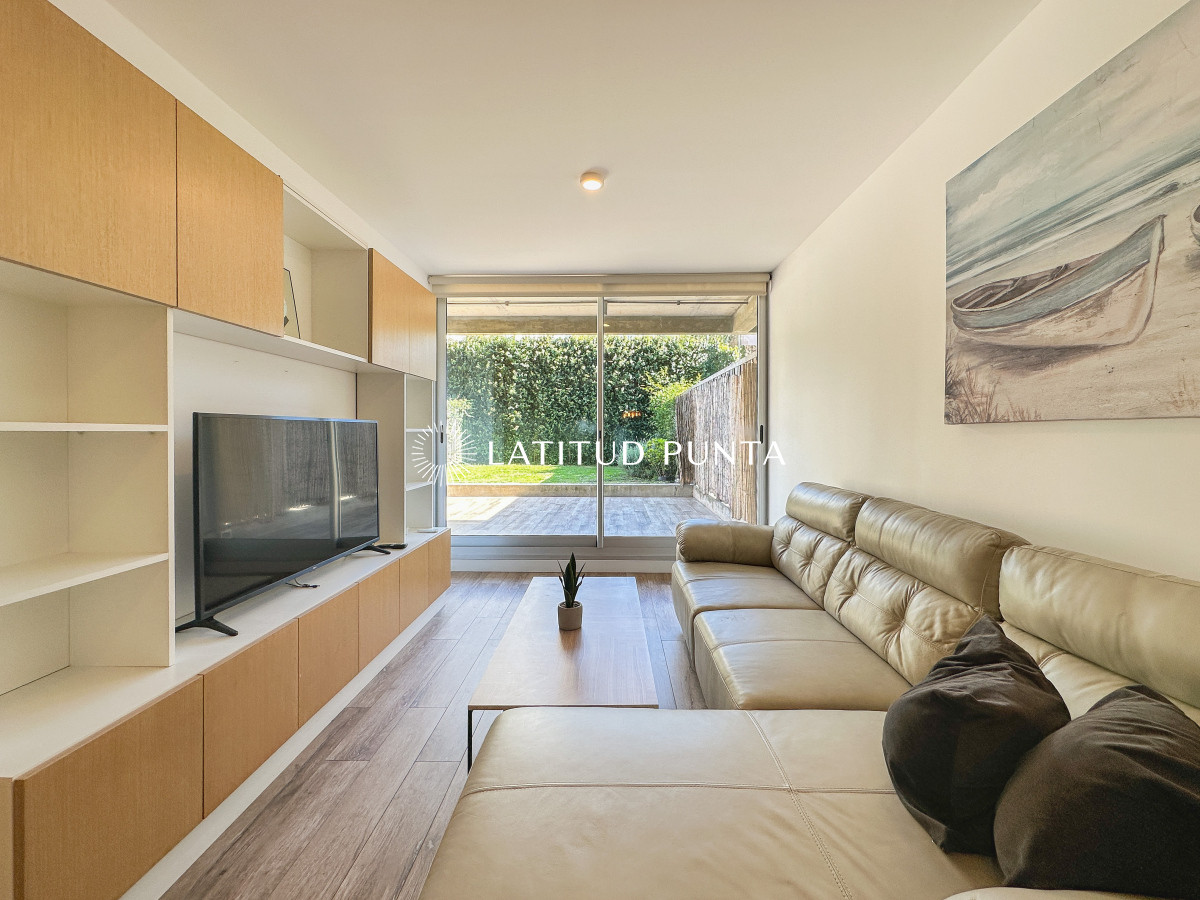 Apartamento 1 dormitorio con jardín. Puerto - LAT3061A
