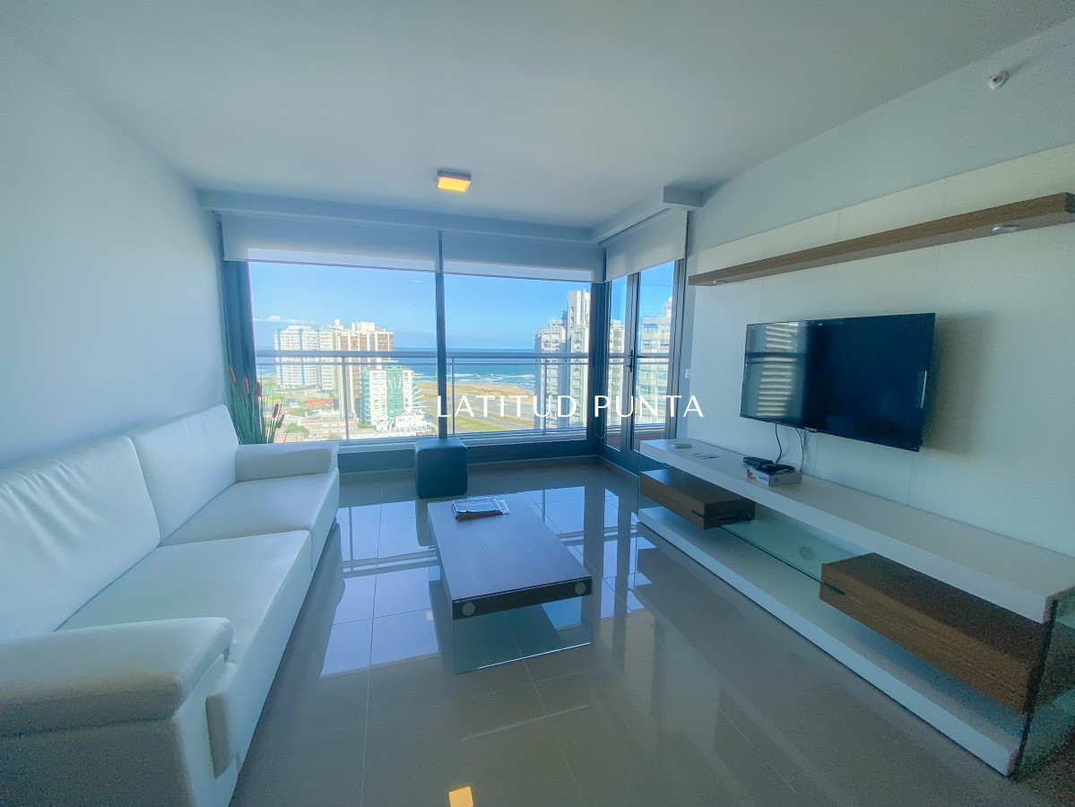 Piso alto en Brava, 2 suites más toilette - LAT2842A