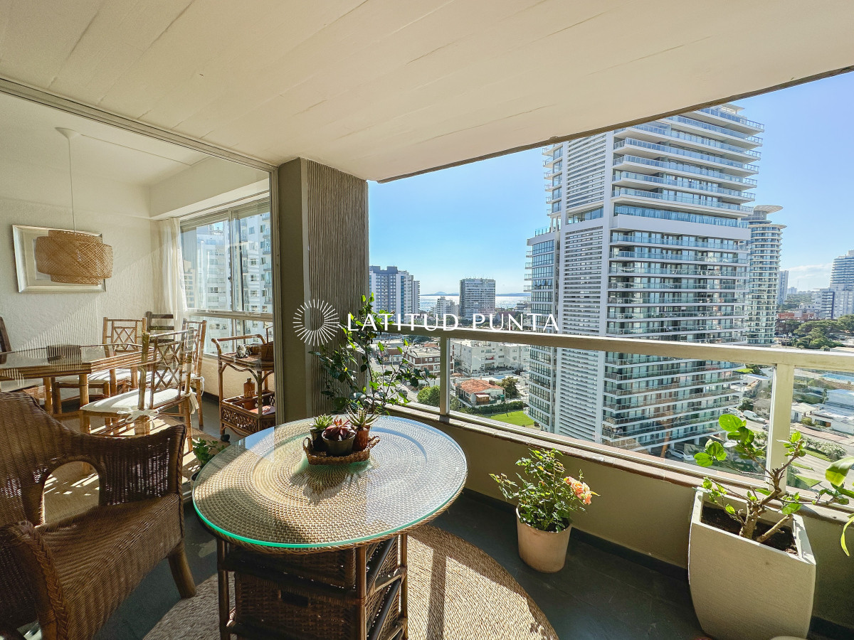 Apartamento en Brava, 3 dormitorios - LAT5875A