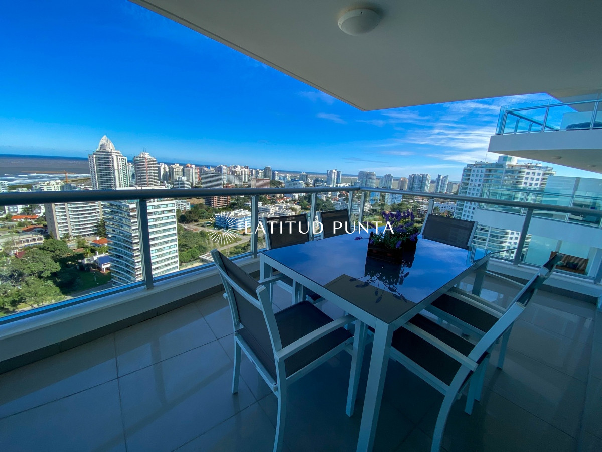 Apartamento de 3 dormitorios, en alquiler de temporada 2024 - LAT3990A