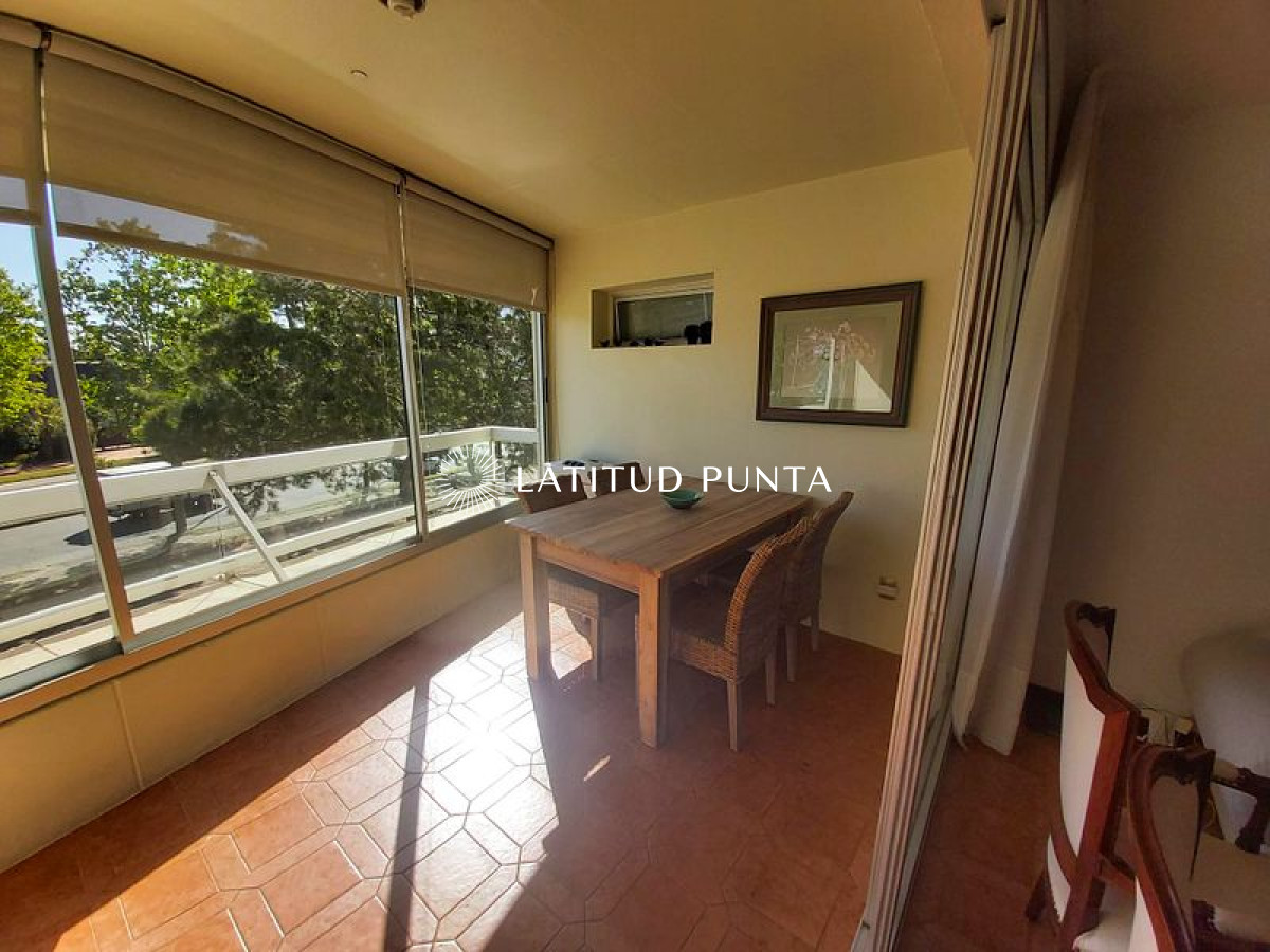 Apartamento en Roosevelt, 3 dormitorios más dependencia - LAT3632A