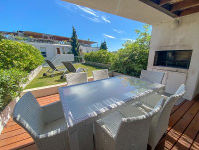 Apartamento en Rinconada, 2 dormitorios y jardín