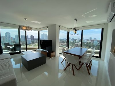 Art Tower, piso alto con muy linda vista, tres suites