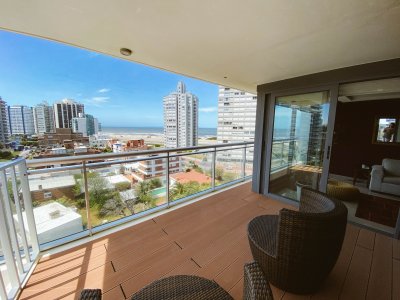 Apartamento en Brava, dos suites mas toilette con vista al mar