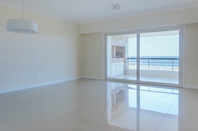 Apartamento en Mansa, 2 dormitorios y parrillero