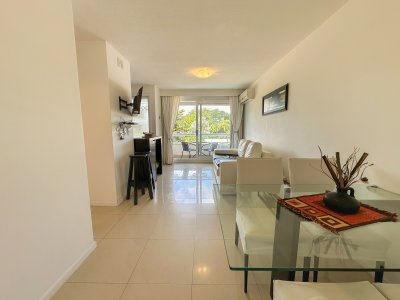 Roosevelt, Apartamento 1 dormitorio con balcón