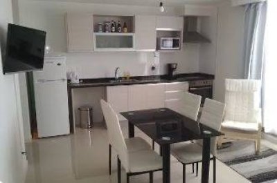 Mono ambiente en zona en Roosevelt a pasos del Shopping.