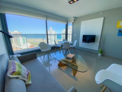 Piso alto en Brava, 1 dormitorio con vestidor, edificio Onix