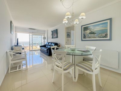 Apartamento en Brava, piso alto, 2 dormitorios más dependencia