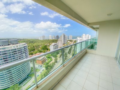 Apartamento en piso alto en Roosevelt, 3 dormitorios