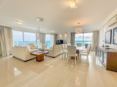 Apartamento de 3 suites más dependencia en Mansa