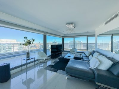 Penthouse dúplex en Mansa, 3 suites más dependencia