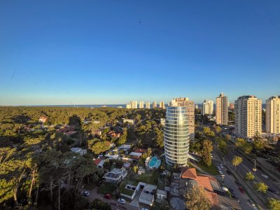 Apartamento de 3 dormitorios con vista al mar en Roosevelt