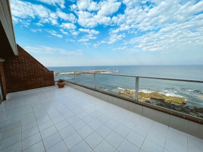 venta de Apartamento Pent-House en primera linea al mar