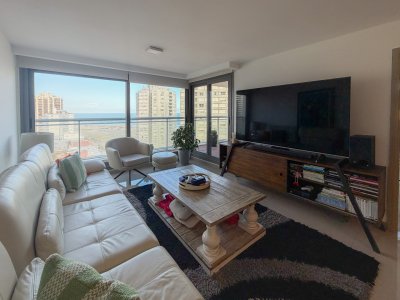 Apartamento en Brava, 2 suites más toilette