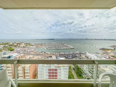 Apartamento en Península, piso alto con vista al Puerto, 4 dormitorios
