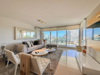 Apartamento en Brava, 3 suites más toilette